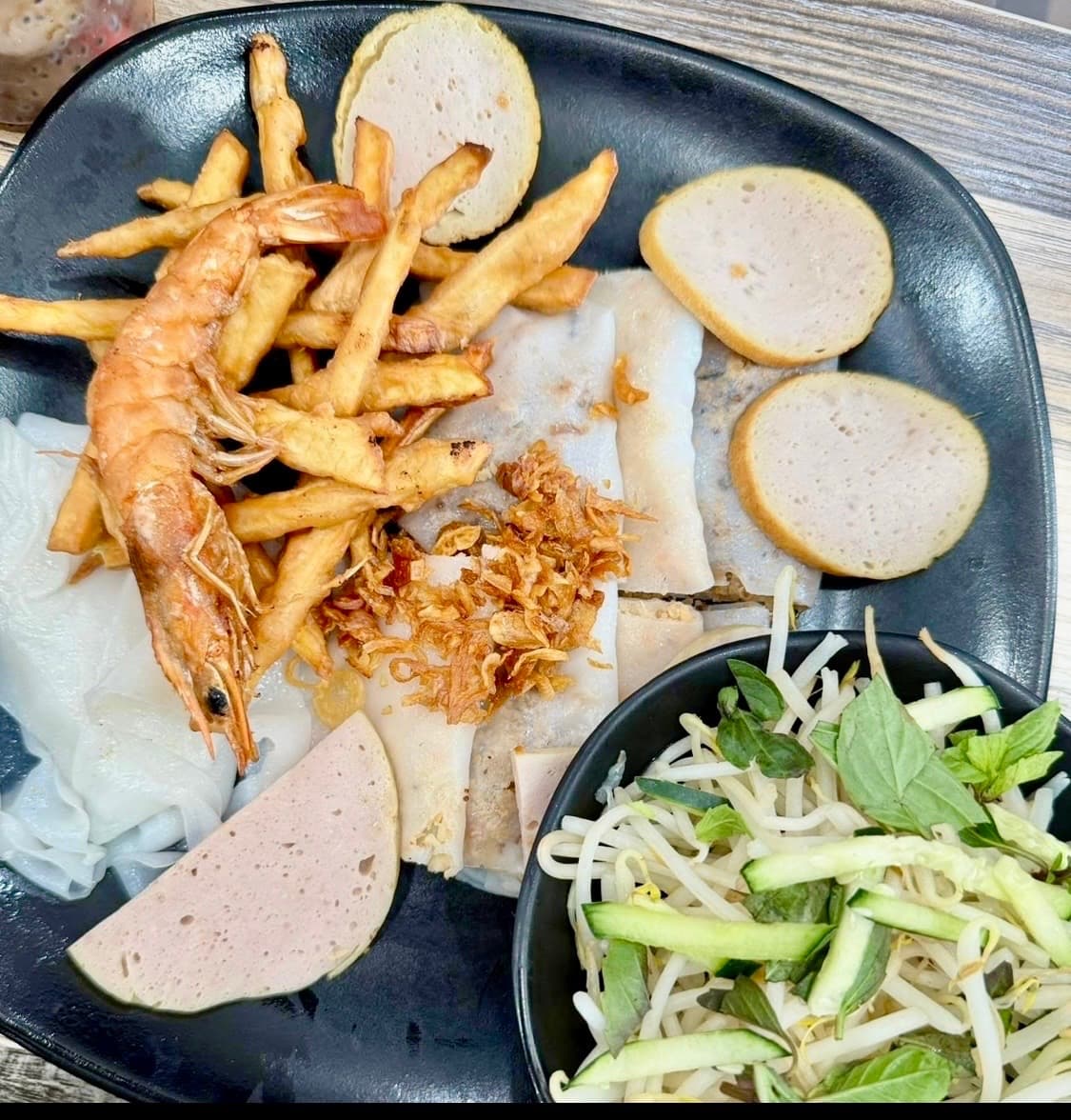 Bánh Cuốn Đặc Biệt